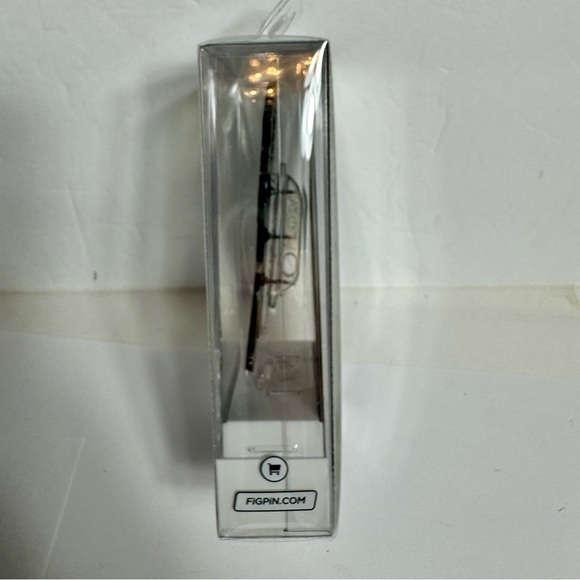 NWT. Disney Parks 2023 Marvel She Hulk #1105 LE Figpin Pin - Picture 9 of 10